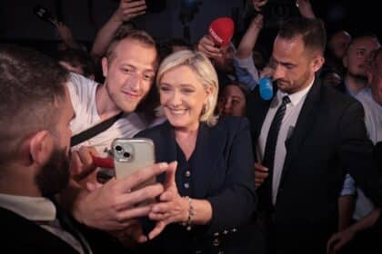 Macron pide un &quot;frente republicano&quot; con la izquierda tras la victoria de la ultraderecha